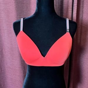 NWT Victoria’s Secret wireless bra